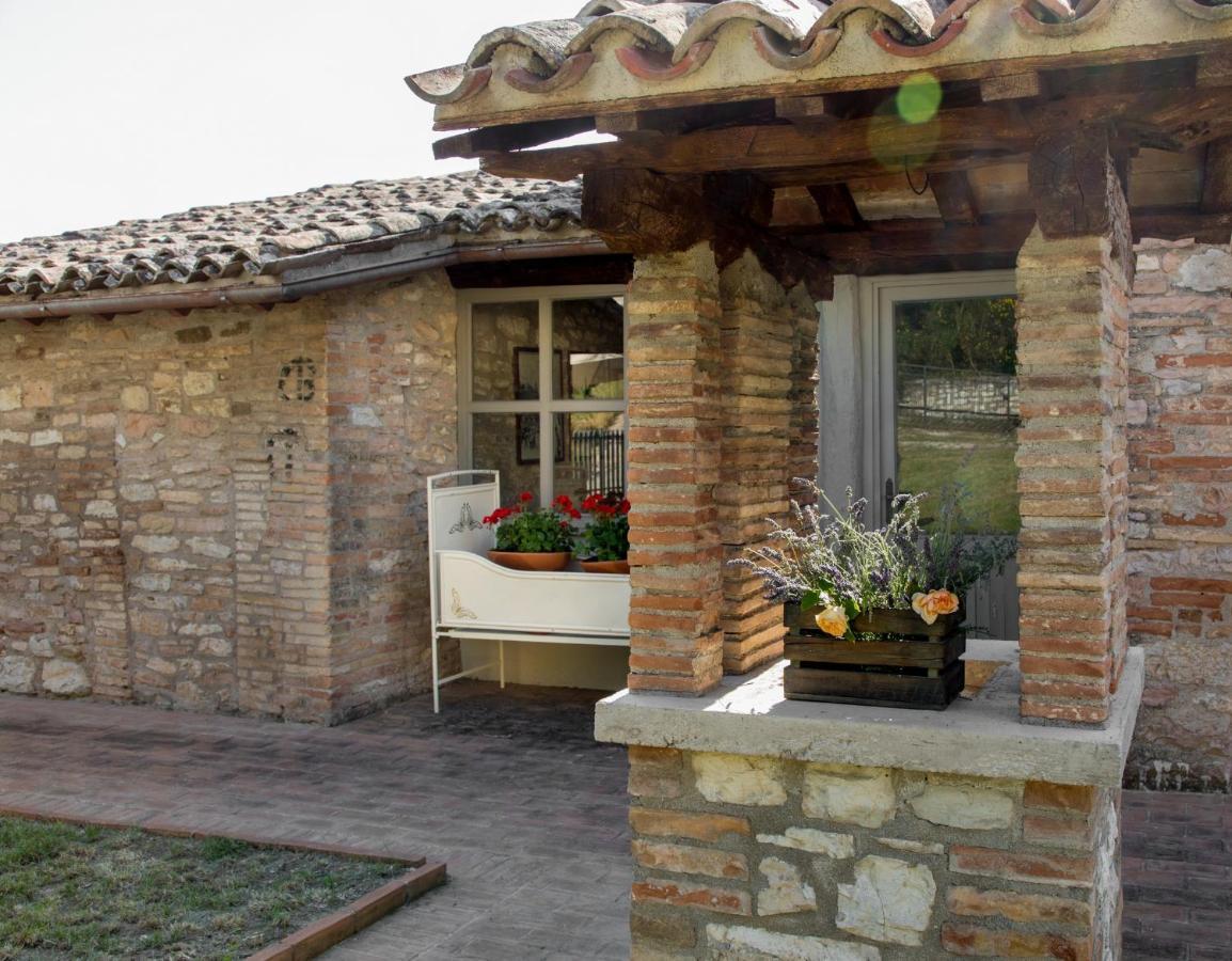 I Casali Di Villa Benveduti Gubbio Exterior foto